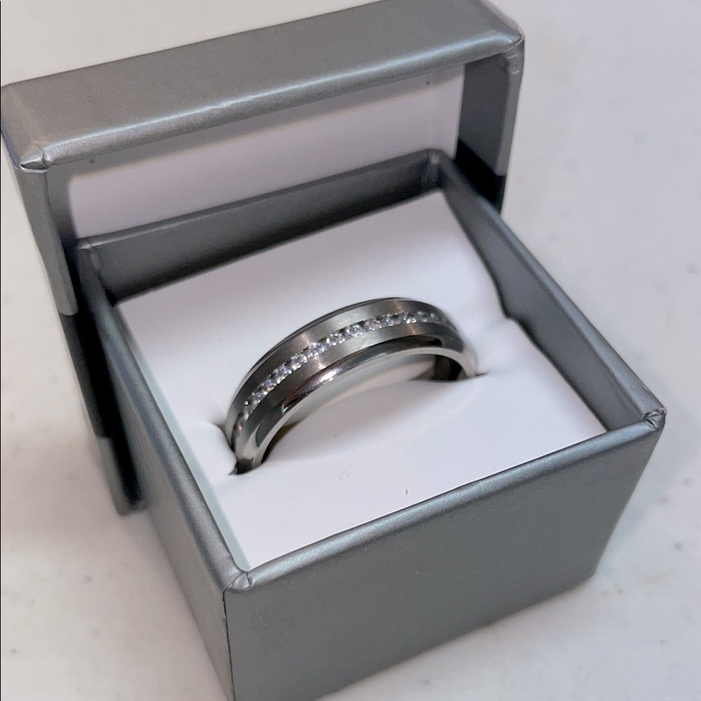 Metal Masters Titanium Men's Ring with Crystal Accents